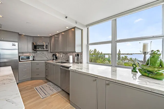 Corniche Singer Island Unit 505 photo 8
