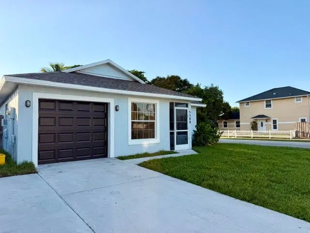 Residence photo 2