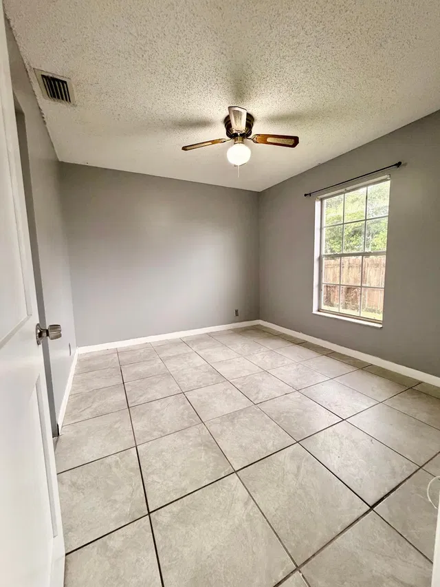 Residence photo 10