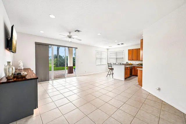 Residence photo 12