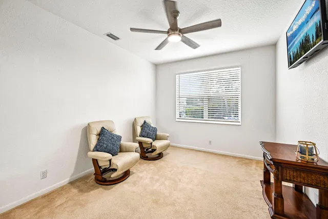 Residence photo 19