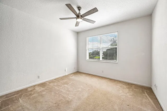 Residence photo 28