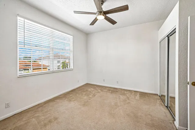 Residence photo 32