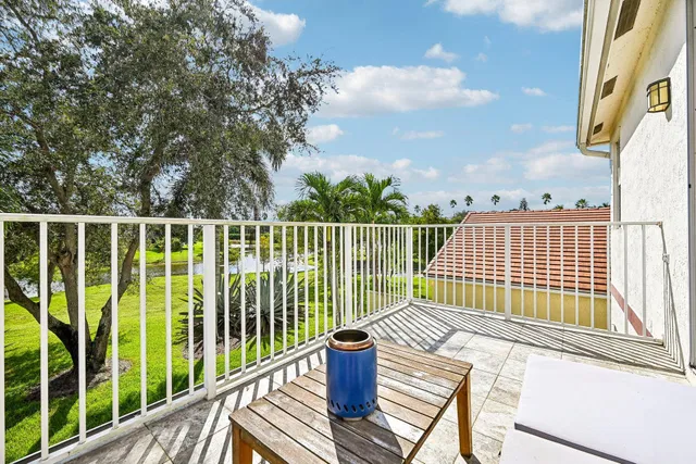 Residence photo 36