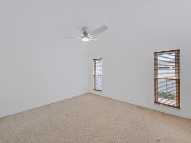 Residence photo 14