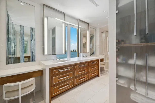 Palm Beach Biltmore Unit 906 photo 8