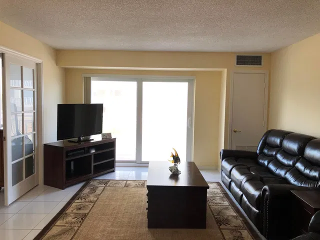 Unit 108 photo 9