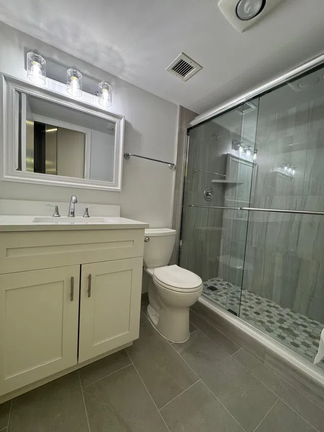 Unit 108 photo 16