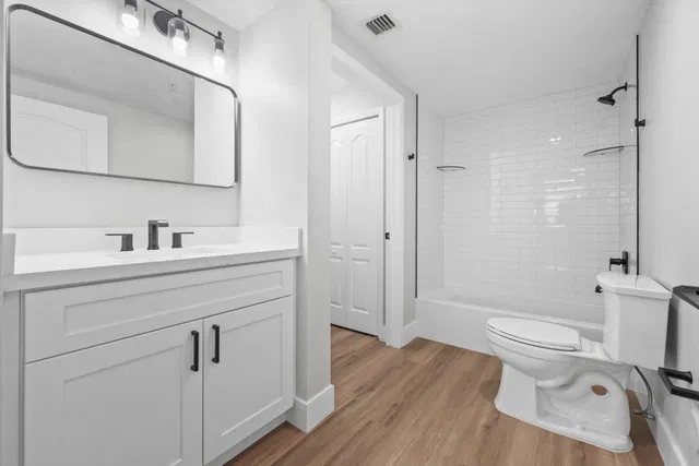  Unit 103 photo 18