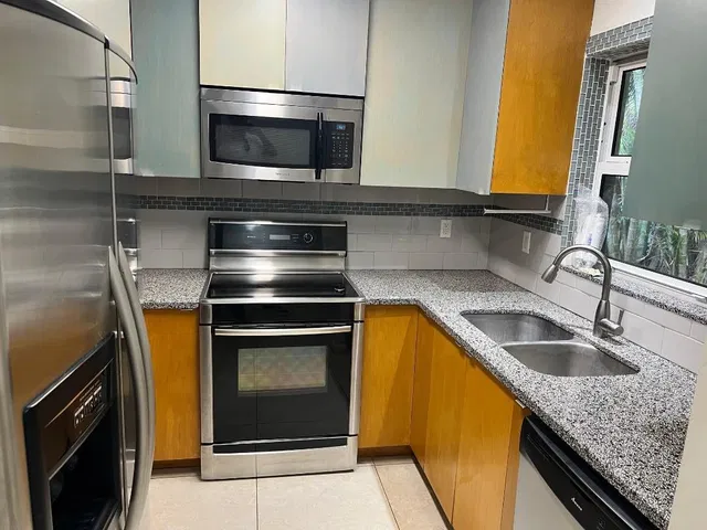 Residence photo 2