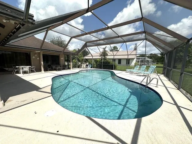 Residence photo 3