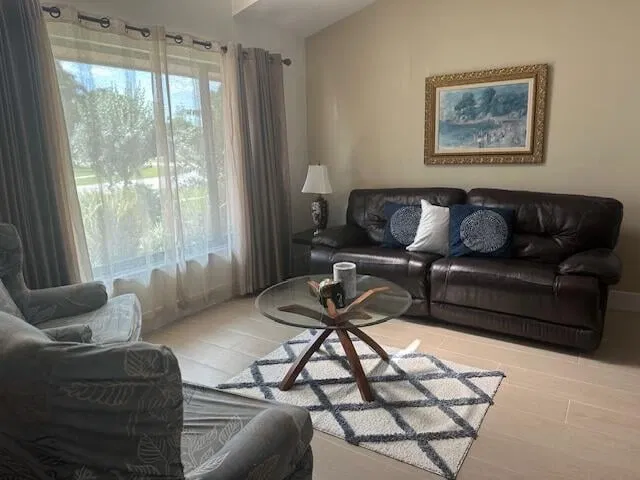 Residence photo 4