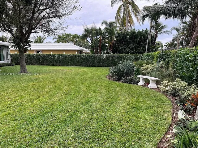 Palm Beach Shores Residence photo 6