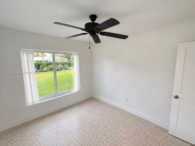 Palm Beach Shores Residence photo 12