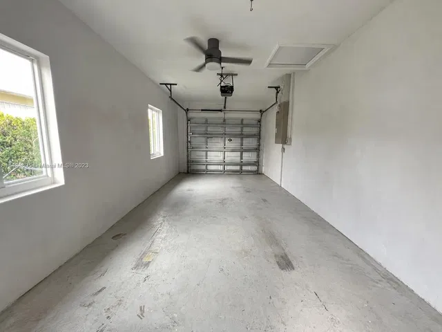 Palm Beach Shores Residence photo 14