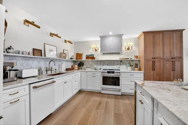 Unit 206 photo 14