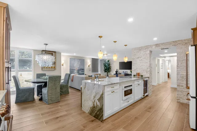 Unit 206 photo 18