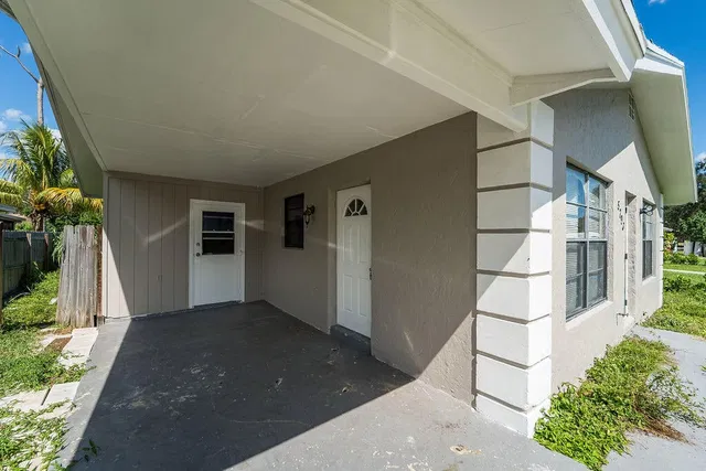 Residence photo 2
