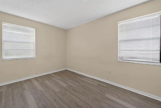 Residence photo 16