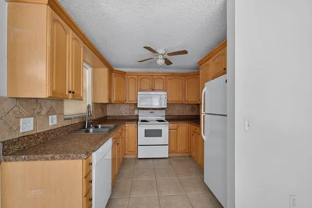 Residence photo 20