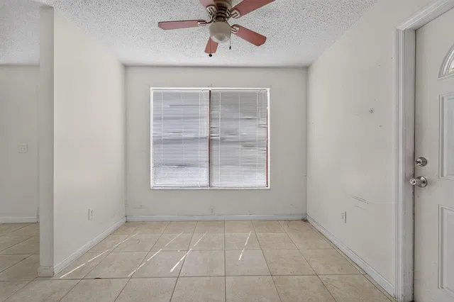 Residence photo 23