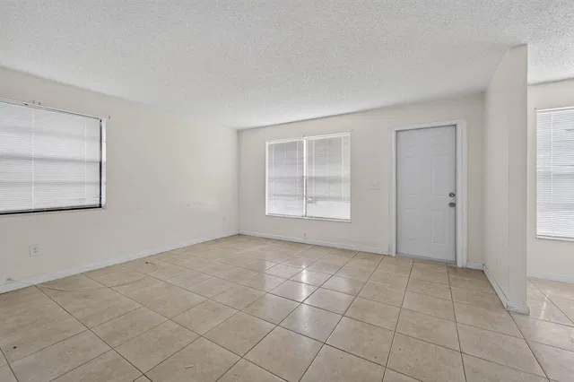 Residence photo 24