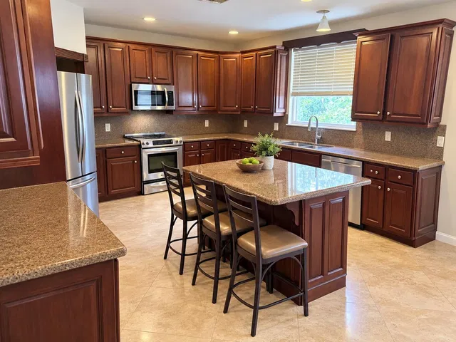 Residence photo 3