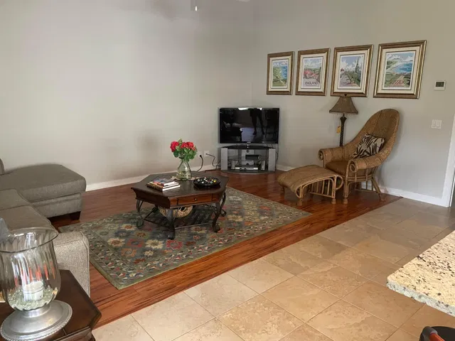 Residence photo 5