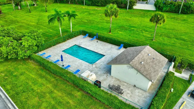Residence photo 2