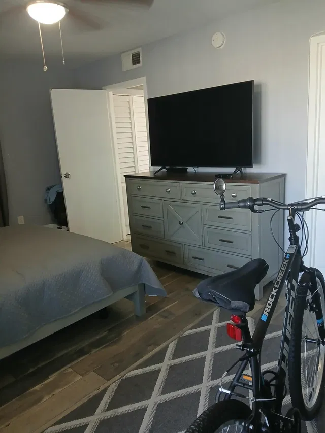 Unit 179 photo 12