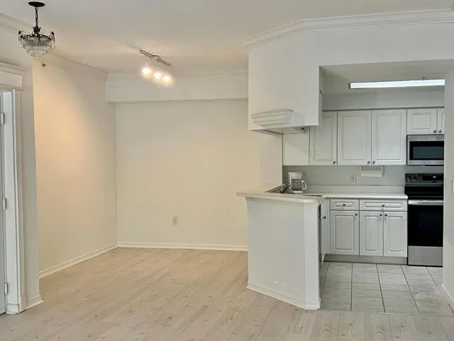 Unit 202 photo 7