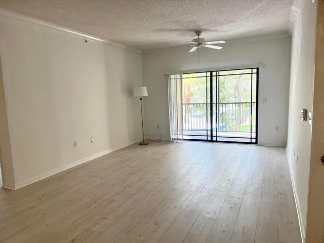 Unit 202 photo 8