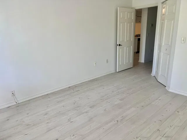 Unit 202 photo 11