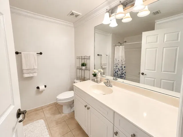 Unit 202 photo 13