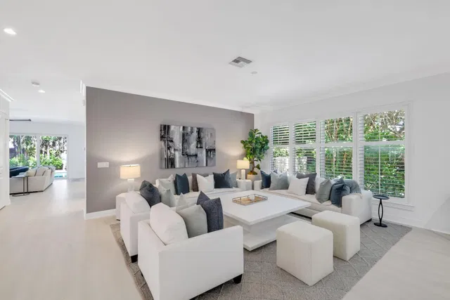 Residence photo 9