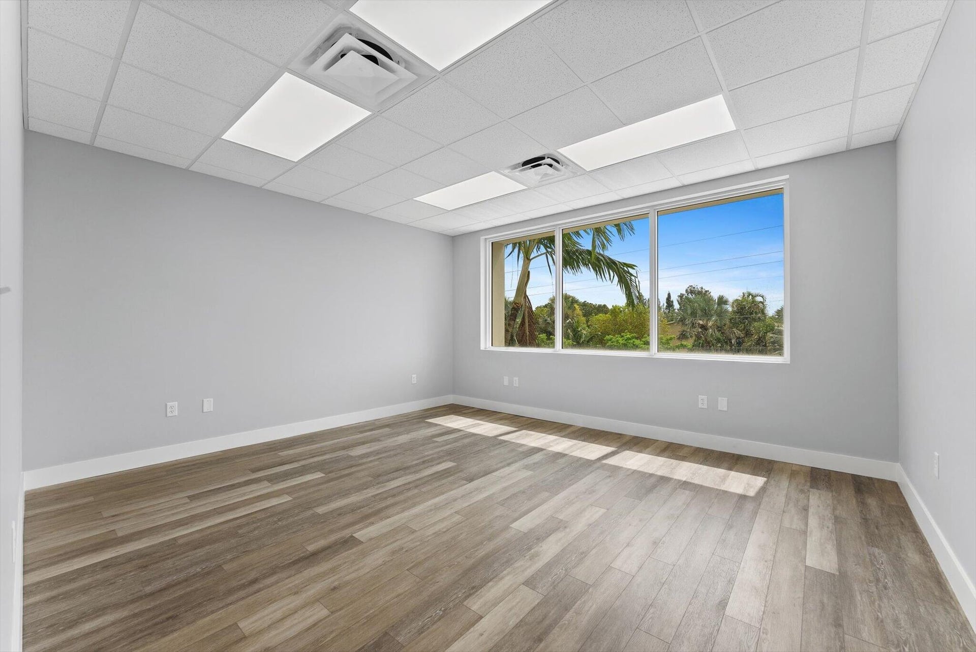 Unit 210 photo 5