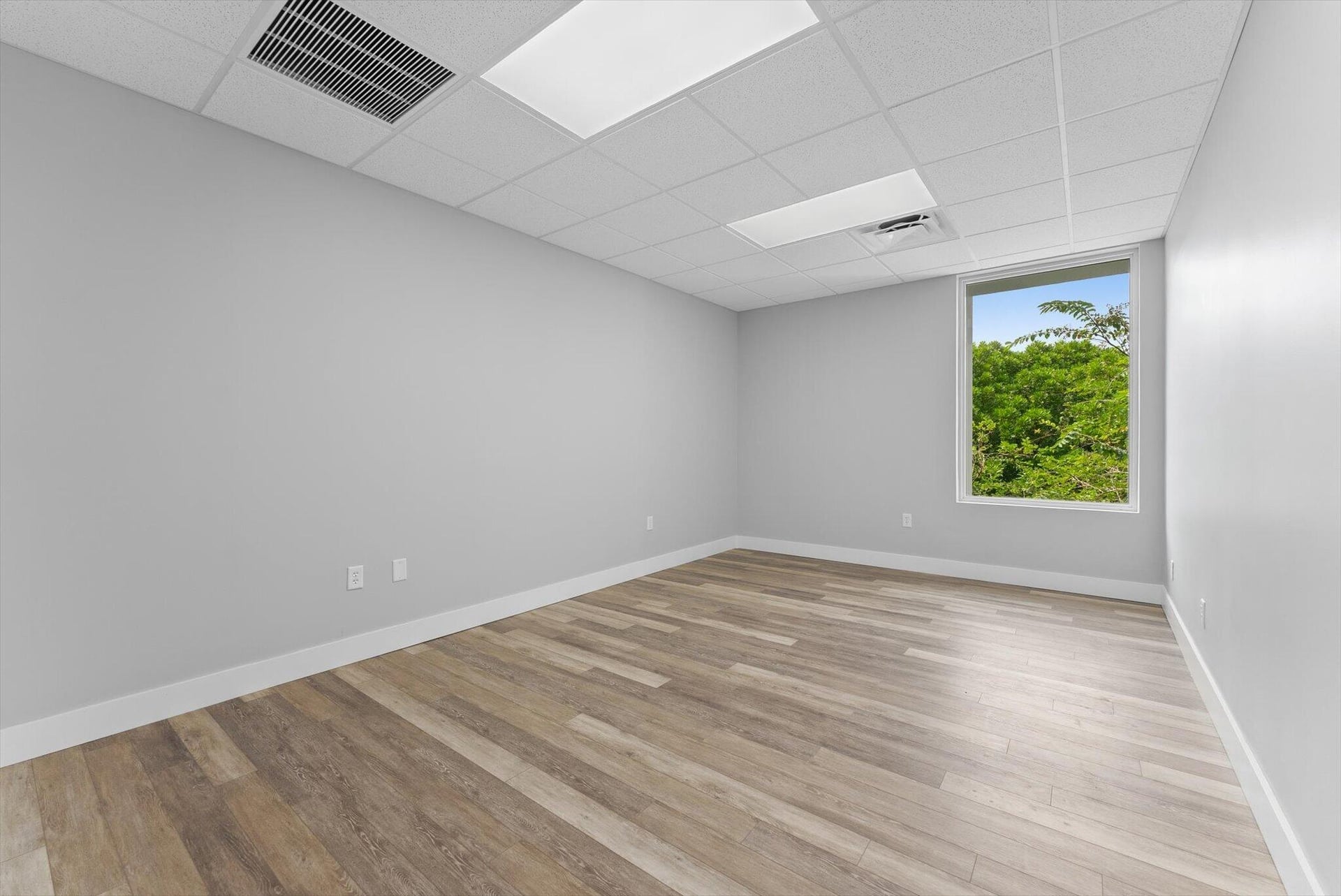 Unit 210 photo 8