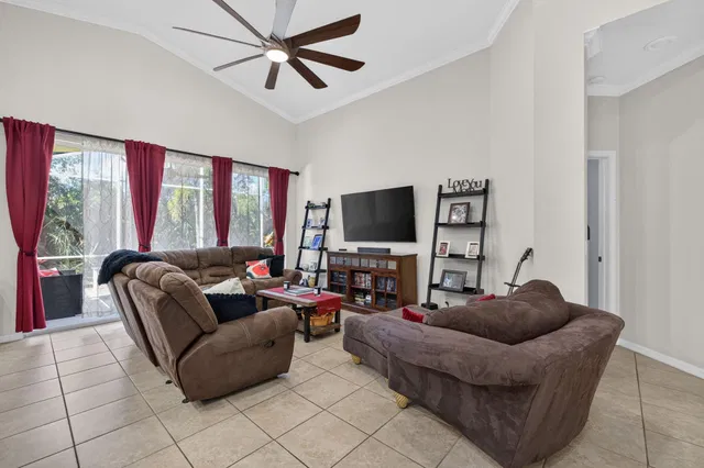 Residence photo 9
