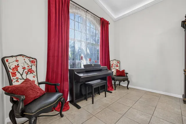 Residence photo 11