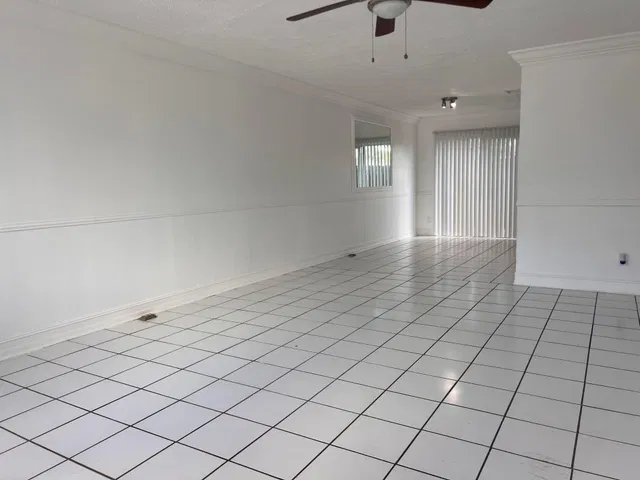 Residence photo 2