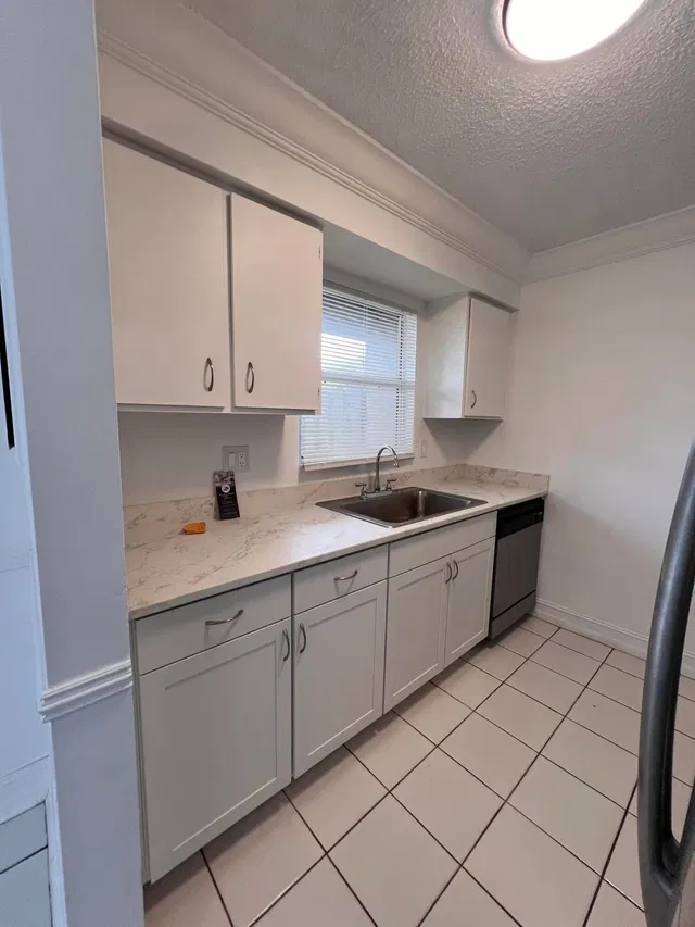 Residence photo 3