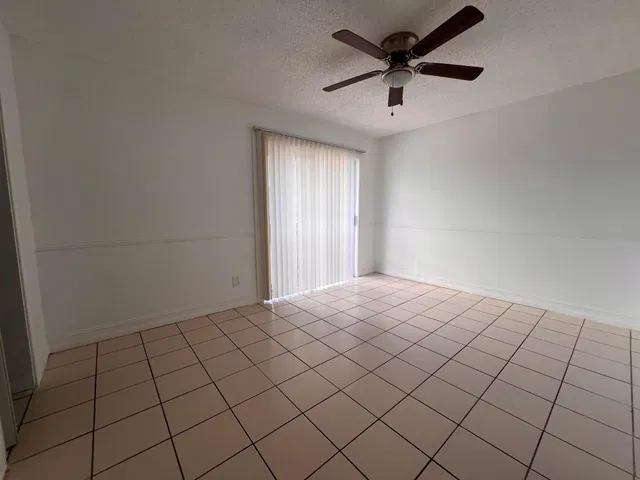 Residence photo 10