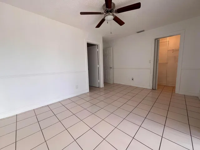 Residence photo 11