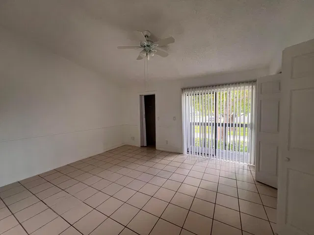 Residence photo 15