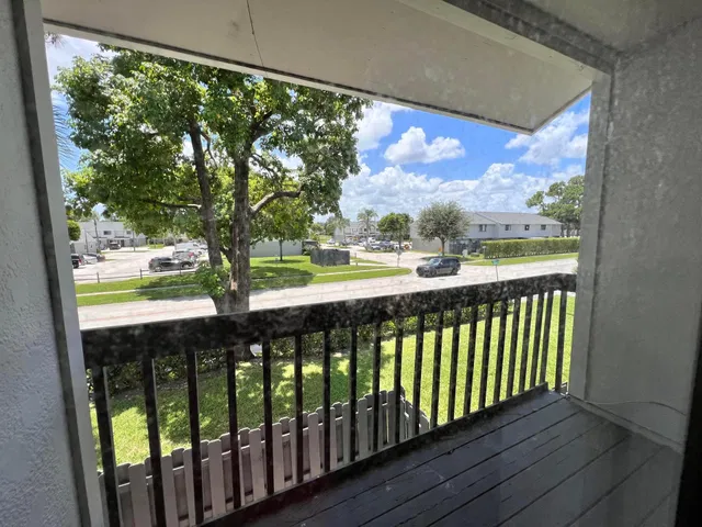 Residence photo 25
