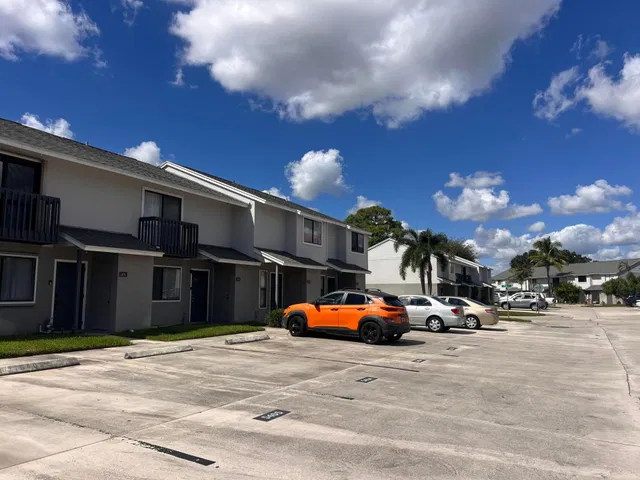Residence photo 30