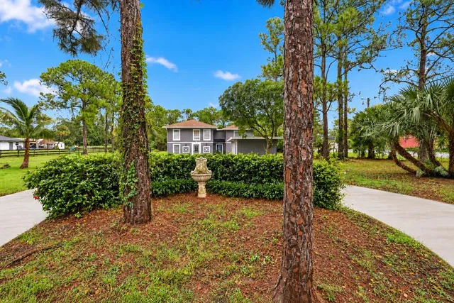  Residence photo 6