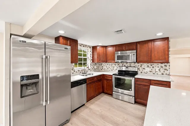  Residence photo 26