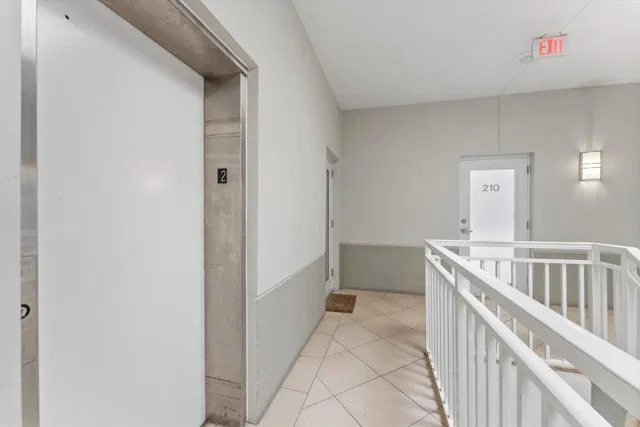 Unit 207 photo 7