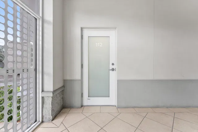 Unit 112 photo 4